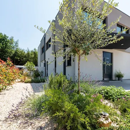Luxus Villen Monteneto Zambratija  Exterior photo